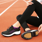 https://cdn.shopify.com/s/files/1/0868/7468/5776/files/ComfyStepsMelvaP8_1.jpg?v=1741133536