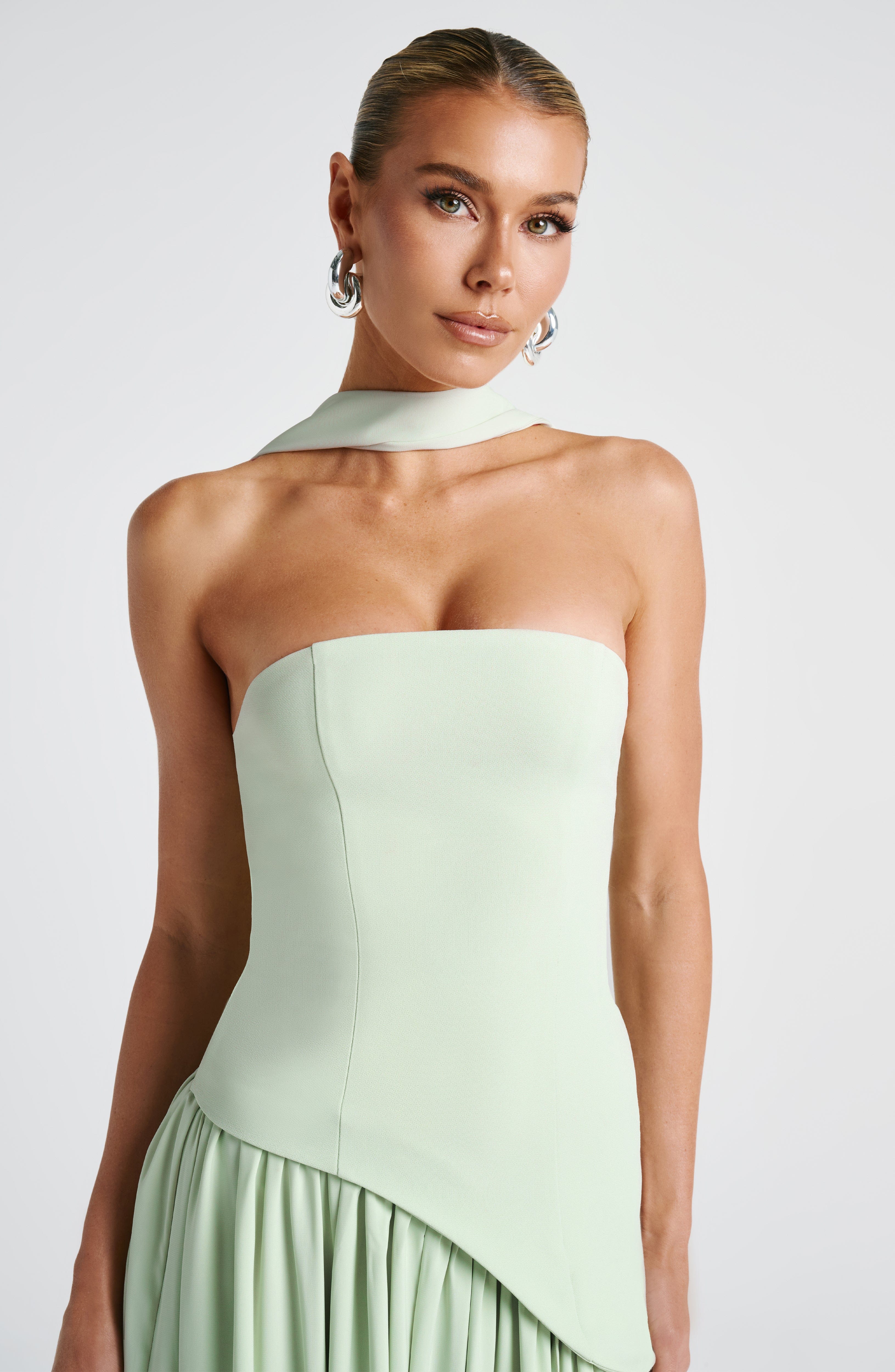 https://cdn.shopify.com/s/files/1/0811/5545/7372/files/maliyah-maxi-dress-mint-dress-babyboo-fashion-1146327215.jpg?v=1747667034