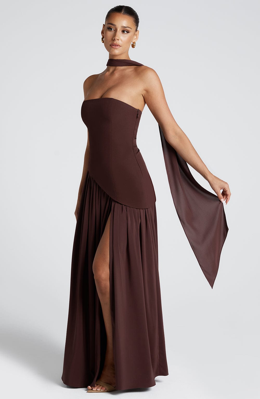 https://cdn.shopify.com/s/files/1/0811/5545/7372/files/maliyah-maxi-dress-plum-brown-dress-babyboo-fashion-1122207130.jpg?v=1747667033